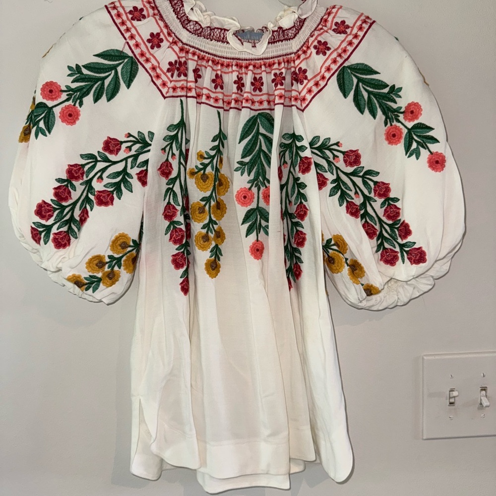 ANTONIO MELANI Floral Embroidered set - White, Red, Green, Yellow